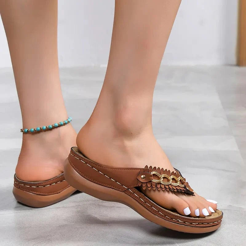 Blossoming Elegance: Flower-Accent Women's Summer Sandals