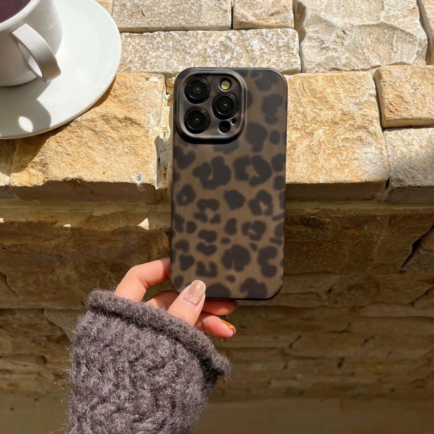 Retro Leopard Print Matte Phone Case