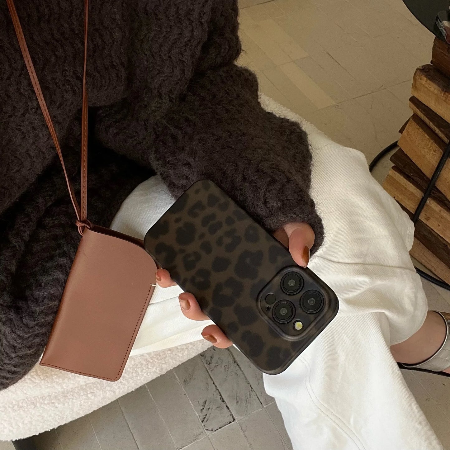 Retro Leopard Print Matte Phone Case