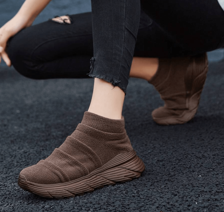 ComfortStride™ Plush-Lined Running Shoes – The Ultimate Lightweight Comfort for Women!